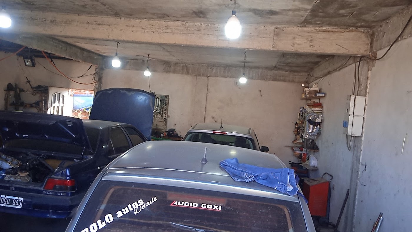 Taller auto motriz y máquinas pesada